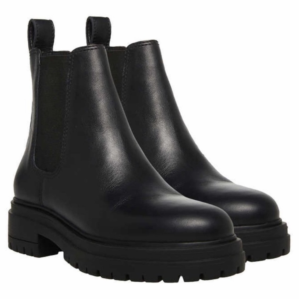 Steve Madden Ladies Chelsea Boot